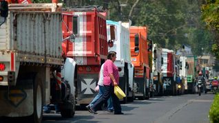Habrá megamarcha de transportistas este lunes de Edomex a CDMX. Habrá megamarcha de transportistas este lunes de Edomex a CDMX.