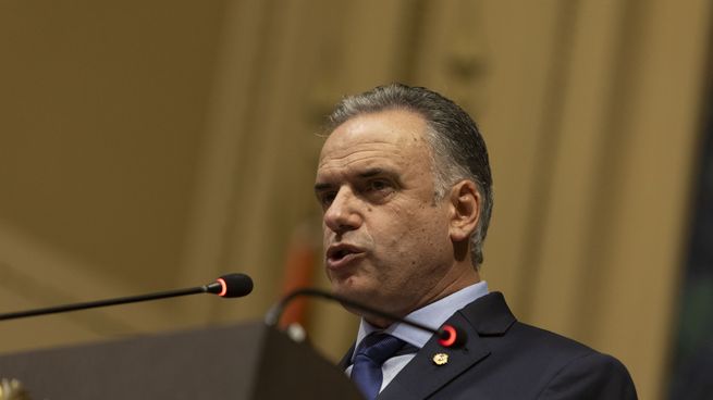 La evaluación de Yamandú Orsi se deteriora al cumplirse un año de su llegada a la presidencia.&nbsp;