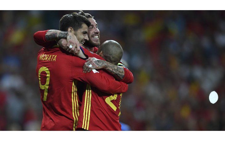 España se siente en el Mundial tras una categórica victoria ante Italia