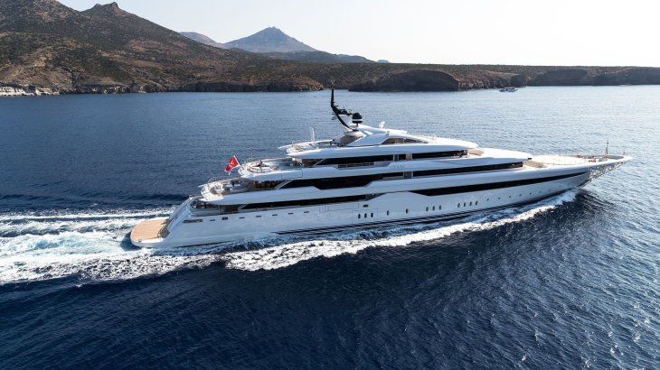 Uno de los yates en los que se le ha visto a Michael Jordan es el “Mister Terrible”, una mega embarcación valorada en más de u$s21 millones. Uno de los yates en los que se le ha visto a Michael Jordan es el “Mister Terrible”, una mega embarcación valorada en más de u$s21 millones.