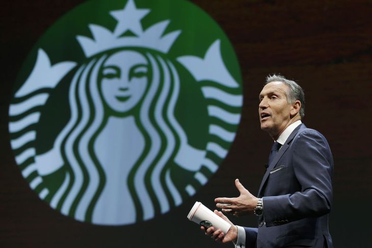 Con Starbucks, Howard Schultz redefinió la industria del café y lo convirtió en un ritual cotidiano en todo el mundo. Con Starbucks, Howard Schultz redefinió la industria del café y lo convirtió en un ritual cotidiano en todo el mundo.