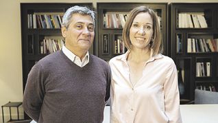 amores que conectan. Daniel Balmaceda y Diana Arias, al frente de la serie de Camuzzi que se verá desde hoy online.