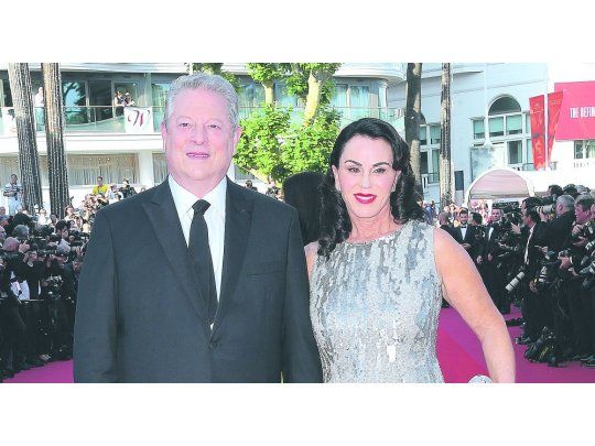 Al Gore. El exvicepresidente de los EE.UU, en Cannes, junto a su esposa Elizabeth Keadle. Presentó su segundo film sobre el cambio climático.