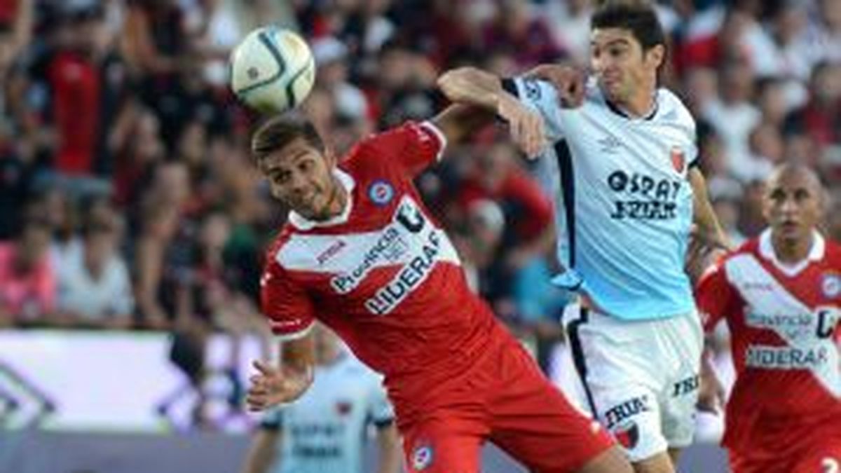 En el final, Argentinos se llevó un valioso punto de Santa Fe