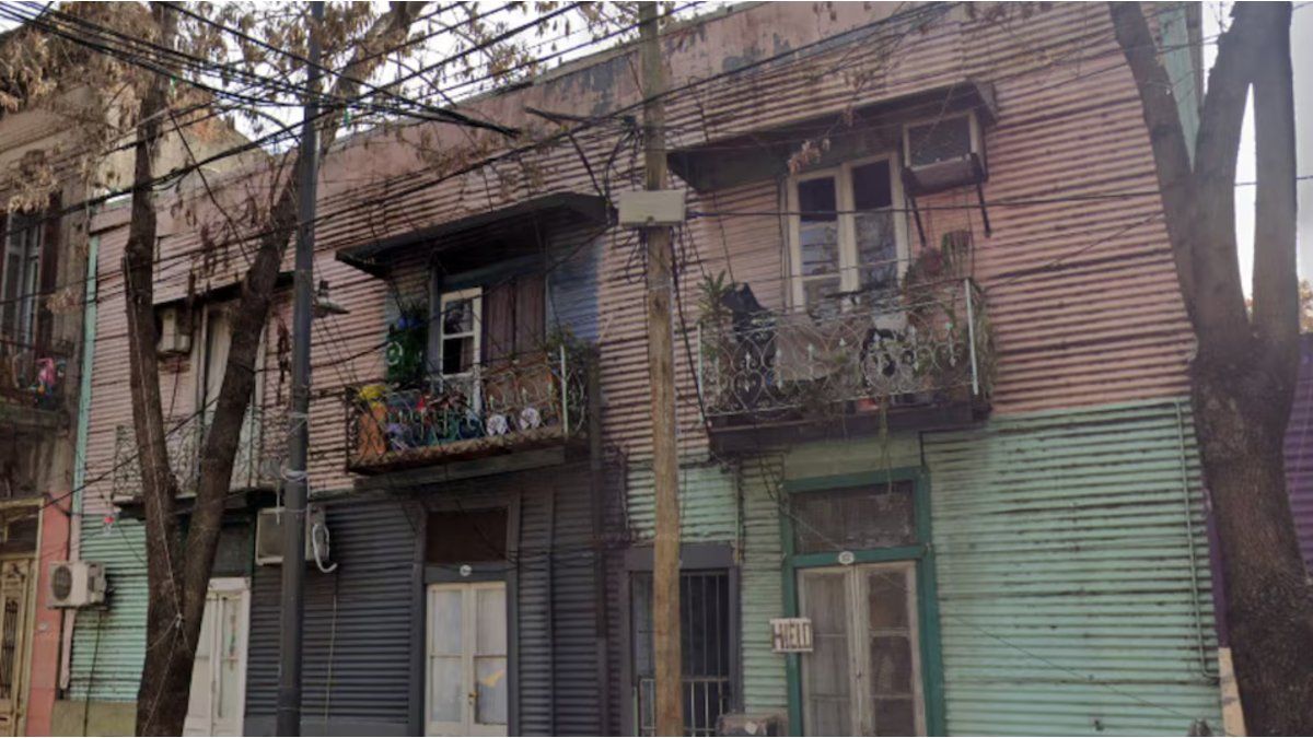 Brutal fire in a tenement in La Boca: one dead and 50 people evacuated