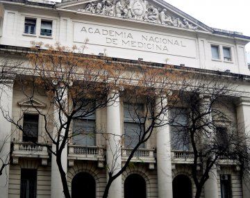 La Academia Nacional de Medicina de Buenos Aires fijó su postura contra los tratamientos hormonales y quirúrgicos en menores de edad. La Academia Nacional de Medicina de Buenos Aires fijó su postura contra los tratamientos hormonales y quirúrgicos en menores de edad.