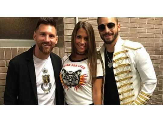 Messi con Maluma y su mujer Antonela.