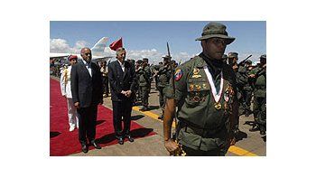 Kirchner refuerza lazos con Chávez en Venezuela