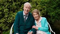 Michael Caine y Glenda Jackson: él anunció su retiro, ella murió poco después del rodaje.