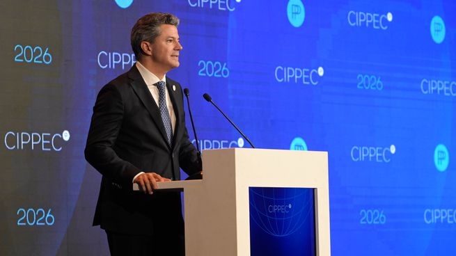 CIPPEC reunió a la dirigencia en su cena anual y llamó a crecer o crecer en un momento bisagra.