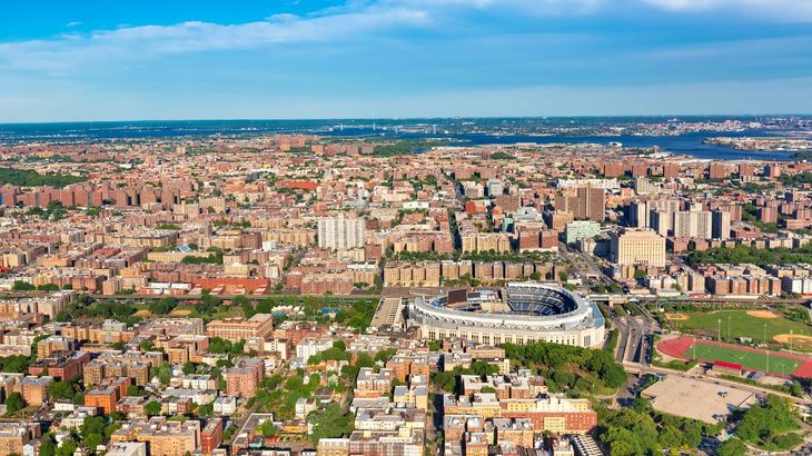 El trabajo es en el distrito de Bronx, Nueva York. El trabajo es en el distrito de Bronx, Nueva York.