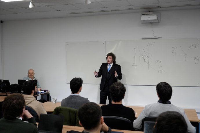 Javier Milei disertó en la Universidad de San Andrés. Javier Milei disertó en la Universidad de San Andrés.