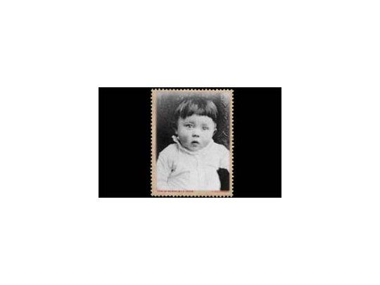 Emiten en Estonia una estampilla con la cara de Hitler de niño.