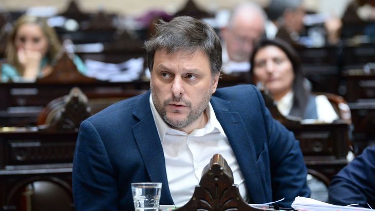 Santoro, de senador a legislador, sin escalas.