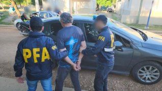 La PFA detuvo en Entre Ríos al hombre acusado de abusar de su hija durante 27 años. La PFA detuvo en Entre Ríos al hombre acusado de abusar de su hija durante 27 años.