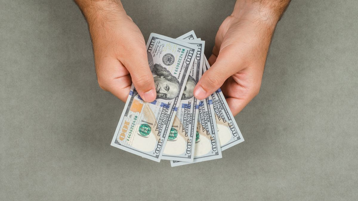 Without going to the blue, this dollar is cheaper, legal and almost without stocks