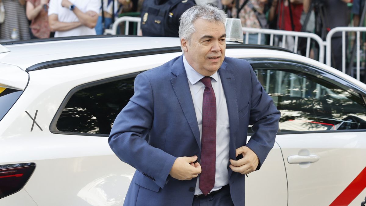 They arrested one of the men closest to Pedro Sánchez and the ruling party was against the ropes
