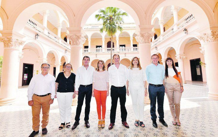 Avance. El entrerriano Gustavo Bordet present&oacute; en sociedad el pasado s&aacute;bado al gabinete que lo acompa&ntilde;ar&aacute; desde diciembre.&nbsp;
