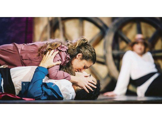 La arlesiana. El Roma estrenó localmente una ópera del mismo autor de “Adriana Lecouvreur”.