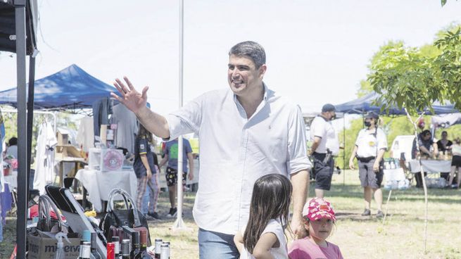 Pulseadas. En La Pampa, centro de buena parte de las miradas, el Frente de Todos busca dar vuelta el traspié de las PASO con una lista que lideran Daniel Bensusán (foto) al Senado y Varinia Marín a Diputados. En Córdoba, otro alto foco de atención, Juntos por el Cambio apuesta a ampliar el triunfo en las primarias, con Luis Juez (foto) y Rodrigo de Loredo a la cabeza.
