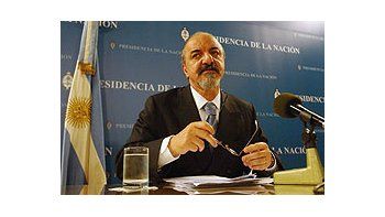 El ministro de Trabajo, Carlos Tomada, en conferencia de prensa.