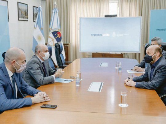 cita. El ministro de Transporte, Alexis Guerrera, durante un encuentro en las últimas horas con el gobernador de Formosa, Gildo Insfrán. Los subsidios al transporte de pasajeros, uno de los temas de agenda.