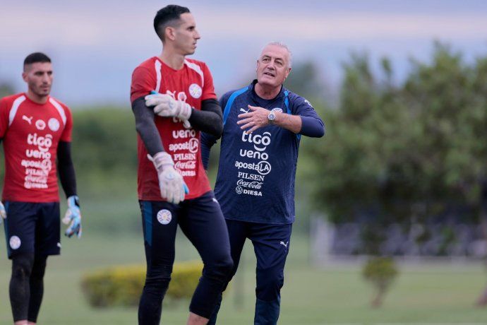 Alfaro sueña con hacer historia con Paraguay en el Mundial 2026. Alfaro sueña con hacer historia con Paraguay en el Mundial 2026.