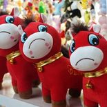 Un error de costura transformó un peluche en tendencia nacional en China. Un error de costura transformó un peluche en tendencia nacional en China.