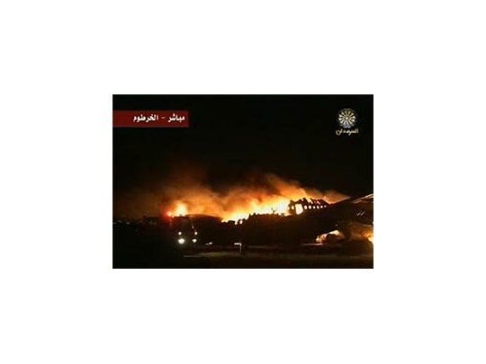 Según los medios de prensa sudaneses habría al menos 100 muertos.