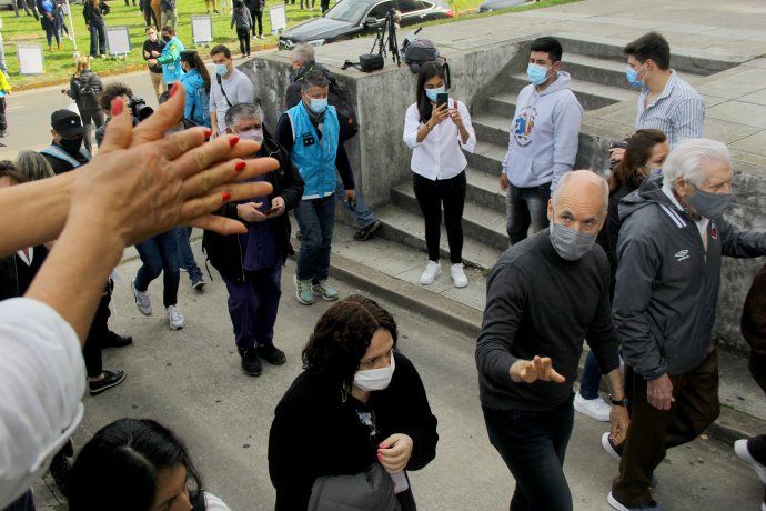 El Jefe de Gobierno de la Ciudad de Buenos Aires Horacio Rodriguez Larreta, ingresando a la Facultada de Derecho, donde votó.