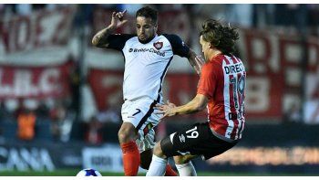 Mussis fue reemplazado en el inicio del segundo tiempo tras un duro golpe que le produjo la grave lesión (Foto del Twitter oficial de San Lorenzo).