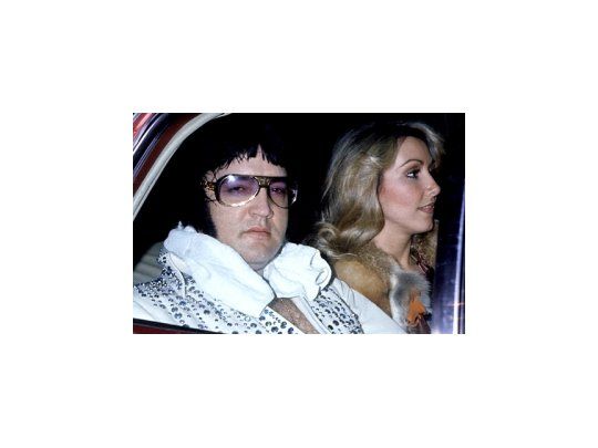 Aseguran que Elvis murió por una falla cardíaca y no por sobredosis