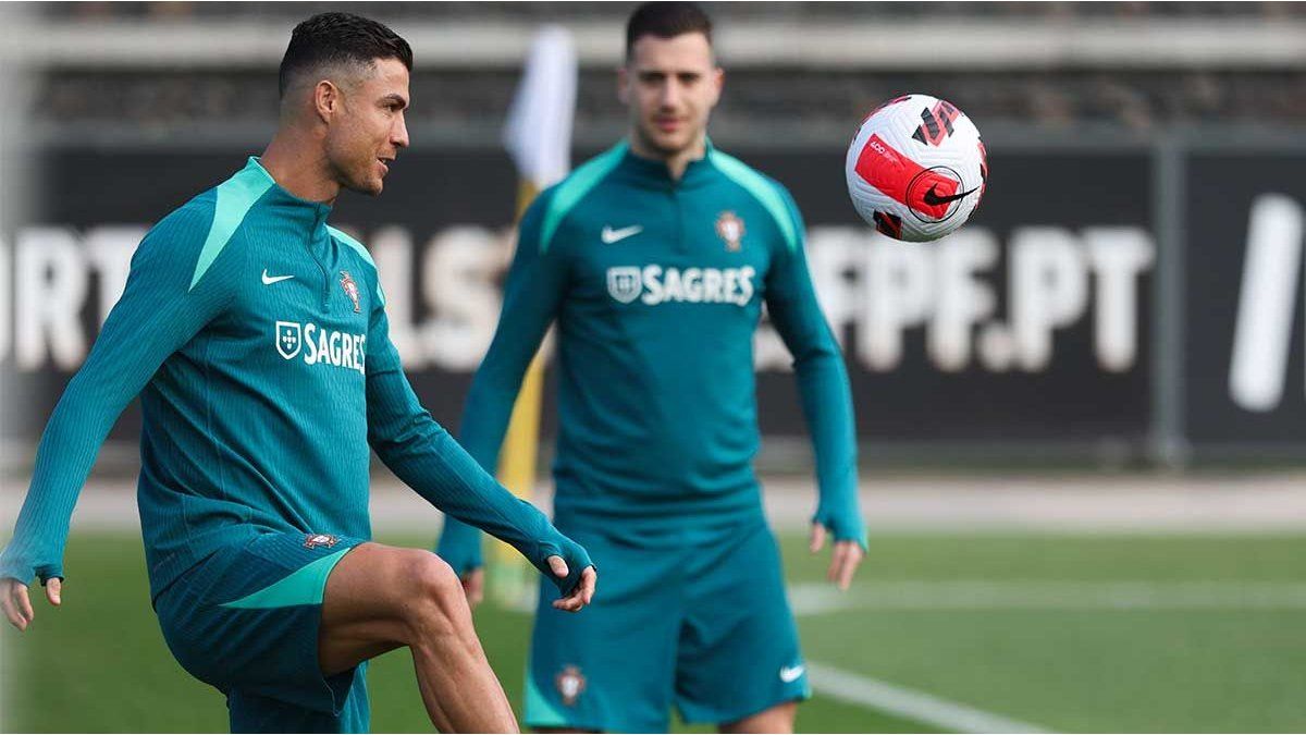 They pay almost 0 to see Cristiano Ronaldo train with Portugal