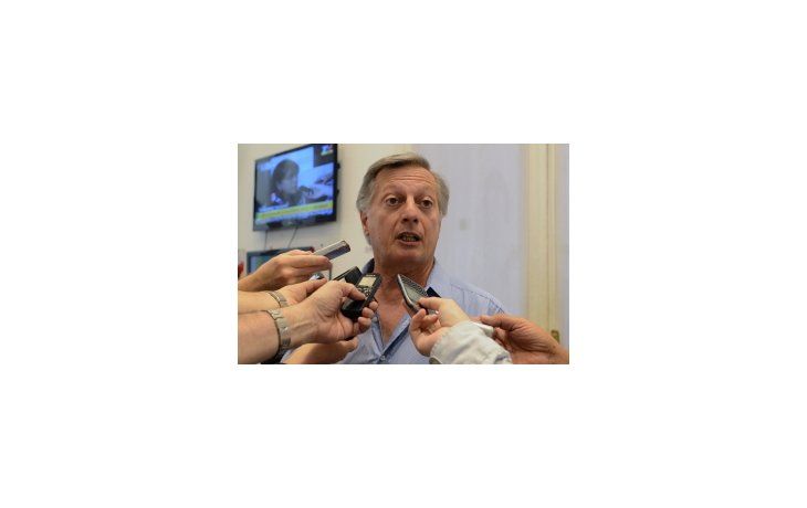En día de intenso calor, Aranguren descarta cortes masivos de luz
