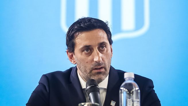 Milito, nuevo presidente de Racing: Voy a defender al club con mi vida.