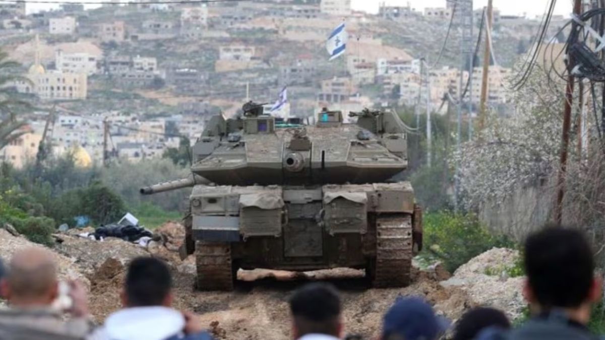 Israel mobilizes gaza tanks and continues with bombings