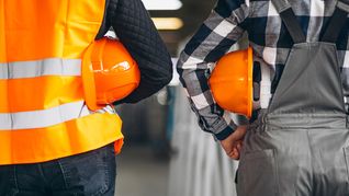 A pesar de la discusión que se está dando a nivel global por la relocalización de los ciclos productivos, el Gobierno le resta importancia a la destrucción de empleo industrial 