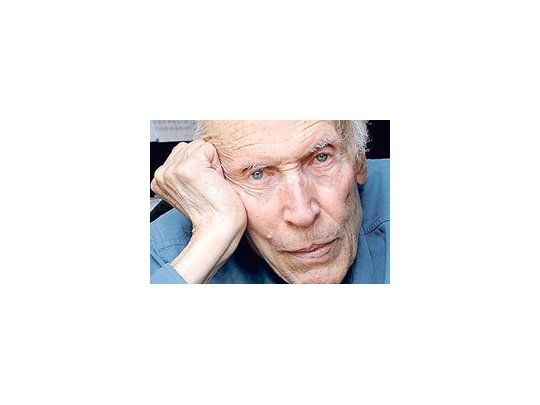 Eric Rohmer, director de «Mi noche con Maud», «El rayo verde» y la serie de «Cuentos de las cuatro estaciones», entre muchos otros films, era uno de los últimos referentes de la «nouvella vague», movimiento que revolucionó el cine francés en los 60.