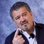 Carlos Hermosillo, figura y goleador histórico de Cruz Azul, tuvo que salir a desmentir una noticia de mal gusto sobre su salud. Carlos Hermosillo, figura y goleador histórico de Cruz Azul, tuvo que salir a desmentir una noticia de mal gusto sobre su salud.