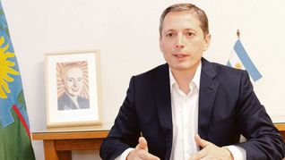 Gray: La renuncia de Máximo no sólo dejó mal parado al partido, sino también al país