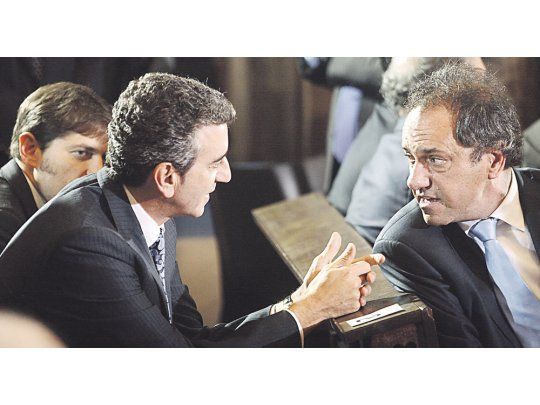 Batalla. El peronismo busca organizar para la elección de candidatos a senadores por Buenos Aires la interna presidencial entre Daniel Scioli y Florencio Randazzo que, gracias a Cristina de Kirchner, al final nunca se realizó.