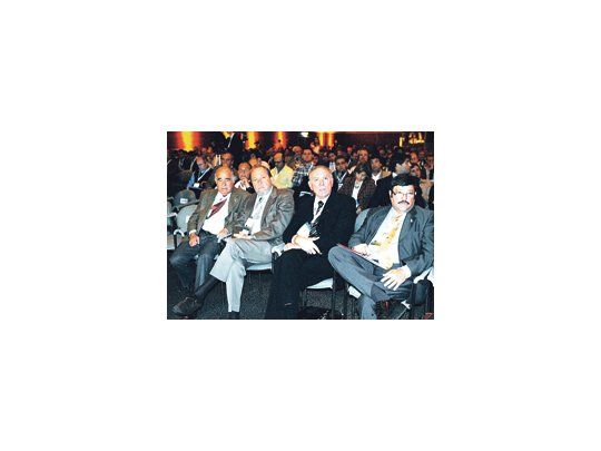 El presidente de la Oficina Permanente Internacional de la carne (OPIC), Arturo Lavallol; el titular de la entidad, Hugo Biolcati; su par de Coninagro, Carlos Garetto; y el presidente del IPCVS, Dardo Chiesa, ayer en la apertura del Congreso Mundial de la Carne que se lleva a cabo desde el lunes en Palermo y culmina hoy.