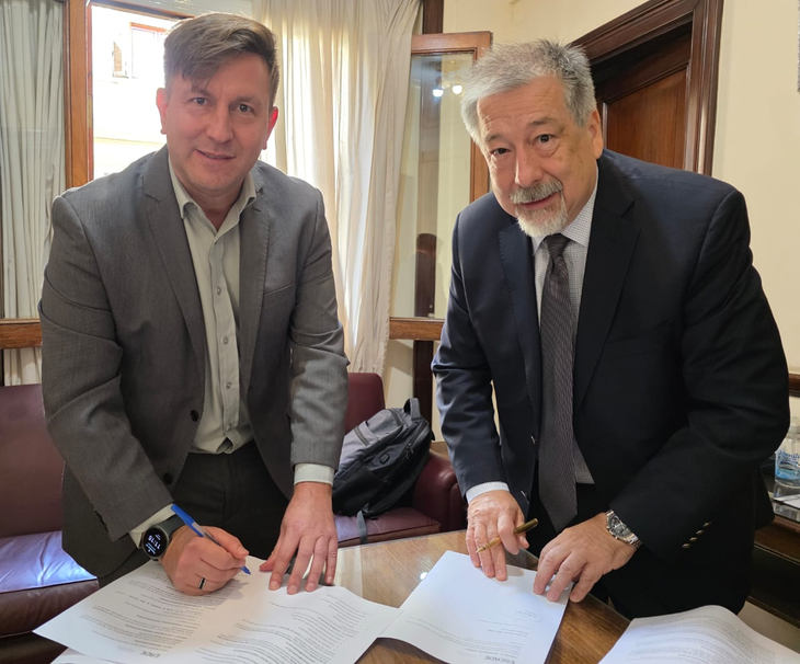 Autoridades de ESEADE y CAPMIN se reunieron para fortalecer la formación de talento en el sector minero. Autoridades de ESEADE y CAPMIN se reunieron para fortalecer la formación de talento en el sector minero.