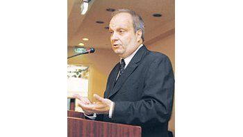 ámbito.com | El Ministro de Cultura, Hernán Lombardi, anunciará mañananumerosos cambios estructurales en su cartera.