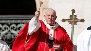 el papa francisco rechazo el amor por las estadisticas y les pidio a los sacerdotes que se centren en las personas
