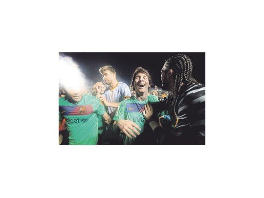 La alegría de Lionel Messi y de sus compañeros por las Ramblas de Cataluña. Barcelona es el campeón de la Liga y ahora va por la Champions League.