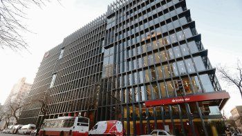 Expansión. La sede corporativa que Santander inauguró ayer. El banco tiene 3,7 millones de clientes en el país.&nbsp; 