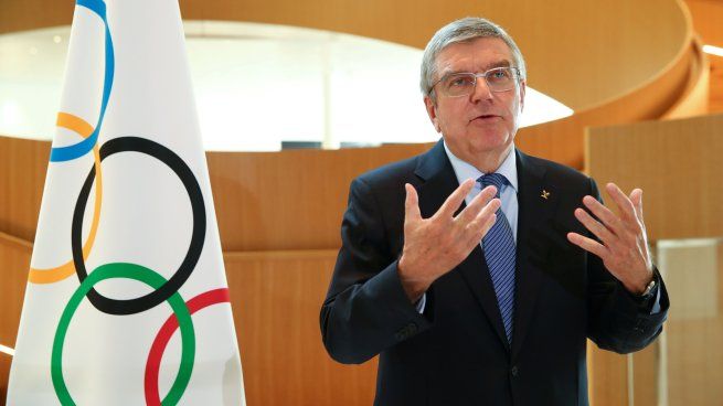 El presidente del COI, Thomas Bach, señaló, al igual que la alcaldesa de París, Anne Hidalgo, que el desarrollo de los Juegos Olímpicos.no se alterará con motivo del adelantamiento de las elecciones legislativas.