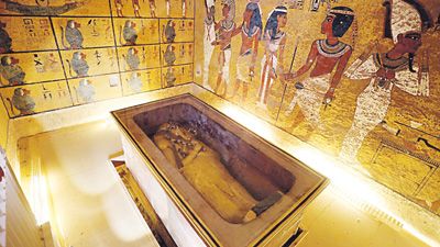 La tumba de Tutankamón fue descubierta en 1922 con su tesoro intacto, por el arqueólogo Howard Carter 