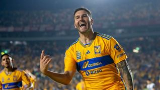 André-Pierre Gignac, el delantero de Tigres, sorprendió jugando una cascarita con la playera Nª 10 de Boca. Sin embargo, seguirá en la Liga MX. André-Pierre Gignac, el delantero de Tigres, sorprendió jugando una cascarita con la playera Nª 10 de Boca. Sin embargo, seguirá en la Liga MX.
